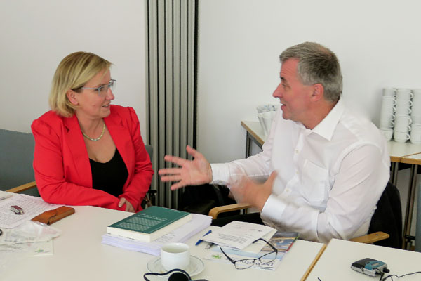 Dr. Beata Lakeberg im Gespräch mit Prof. Dr. Hans-Jürgen Bömelburg